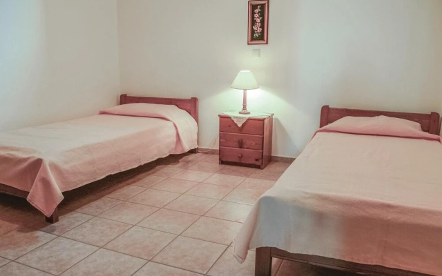 Awesome Home in Agios Vasilios With Wifi and 5 Bedrooms