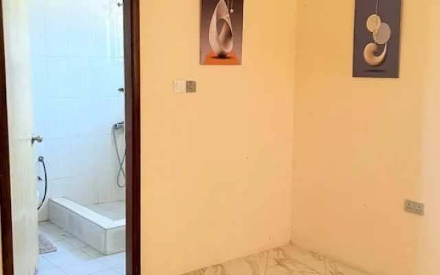 Entire First Floor With 3 En-suite Bedrooms