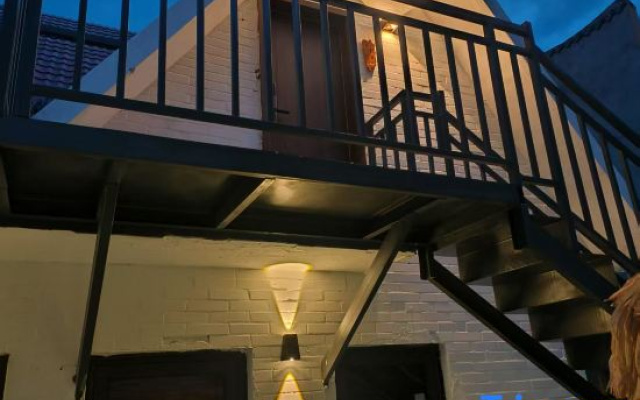 Log Maple Boutique Homestay