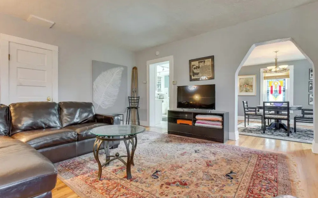 2 Mi to Washington Park: Convenient Denver Home!