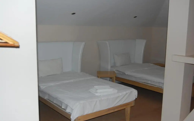 Hotel Rcheuli Palace