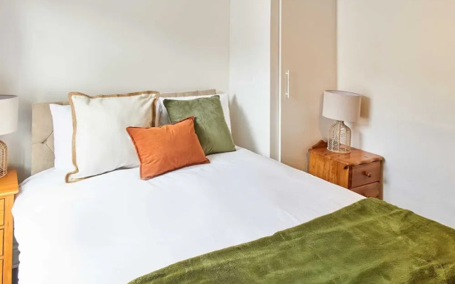Host Stay Bishop House