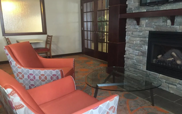 Holiday Inn Express and Suites Kincardine