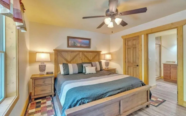 Splash Mountain Lodge