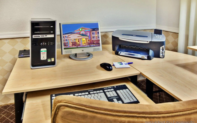 Holiday Inn Express & Suites Ames by IHG