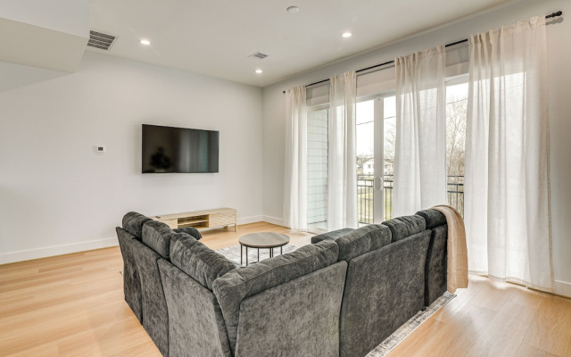 Sleek & Spacious! Prime Houston Home Near NRG