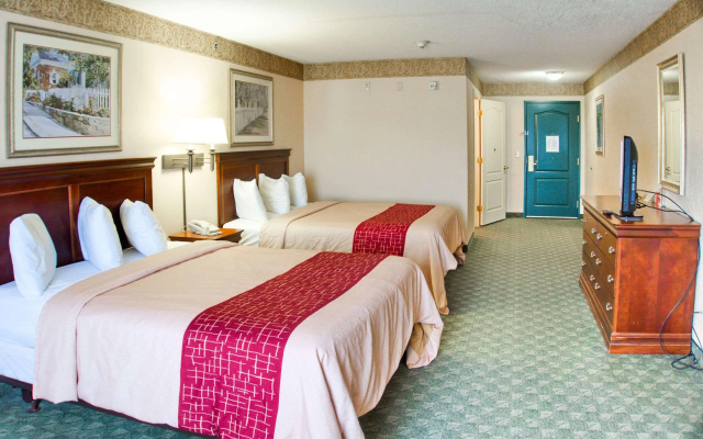 Red Roof Inn & Suites Berea