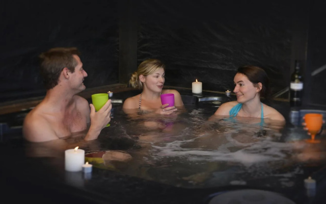 Tombstone Motel, Lodge & Backpackers