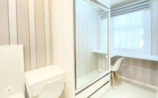 Spacious And Minimalist 2Br Apartment At Parahyangan Residence