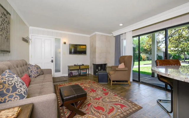 40% OFF Spectacular 1BD Suite inside Silverado