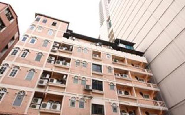 Отель ZEN Rooms Basic Rajprarop 5 Бангкок вид на фасад