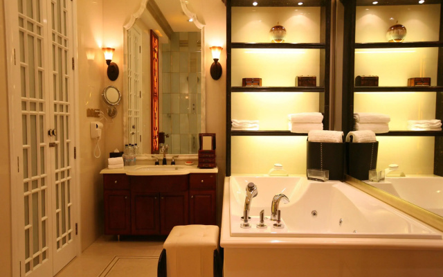 Mansion Hotel