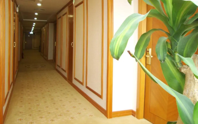 A25 Signature Hotel
