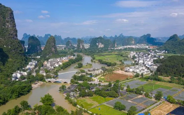 Range Rover Court Hotel (Yulonghe Branch in Yangshuo)