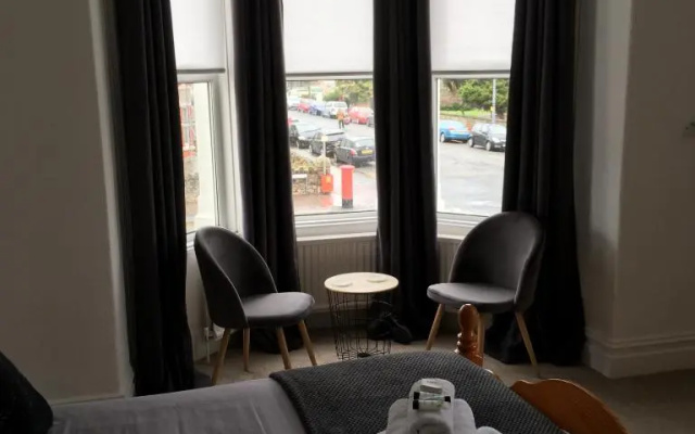 Oak Alyn Hotel