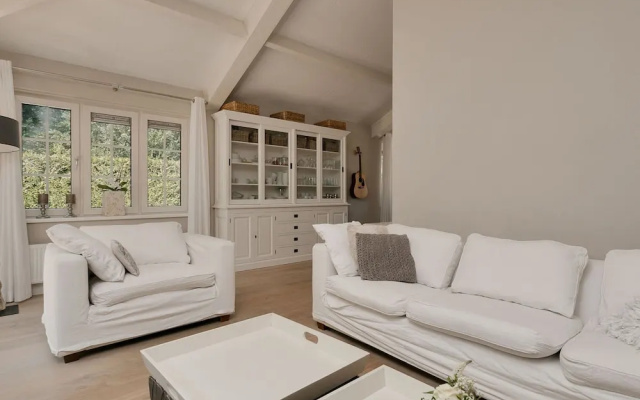 Modern Holiday Home in Putten with Hot Tub