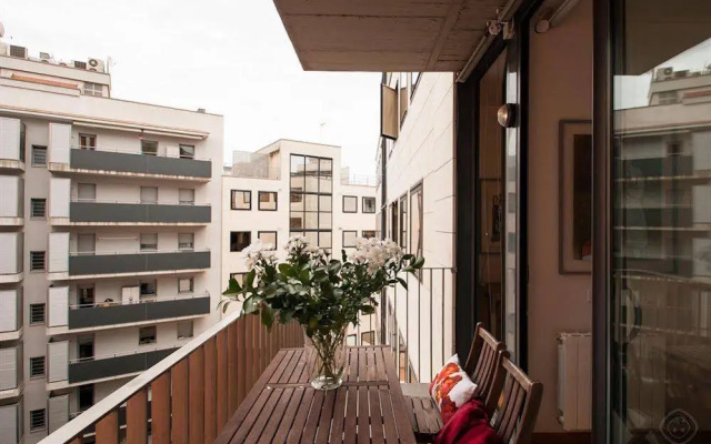 Sagrada Familia Area Pool Apartments