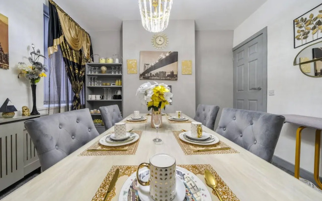 Contractor-friendly 2-bedroom House With Free Parking