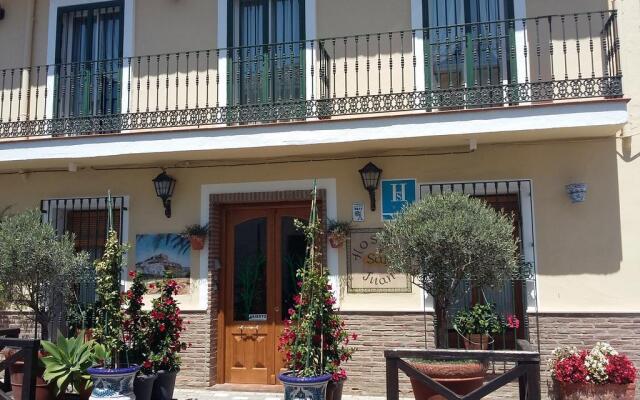 Отель Hostal San Juan Испания, Салобрена - отзывы, цены и фото номеров - забронировать отель Hostal San Juan онлайн вид на фасад
