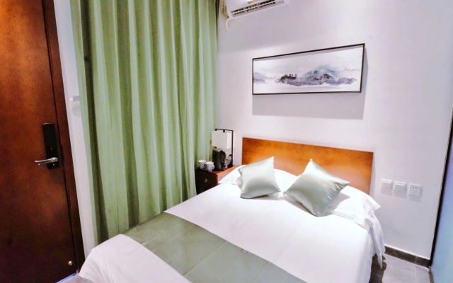 Guipu Courtyard Hotel