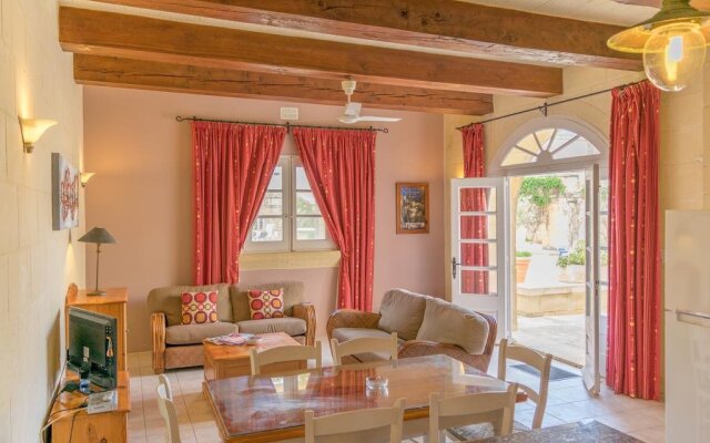 Отель Gozo Village Holidays комната для гостей