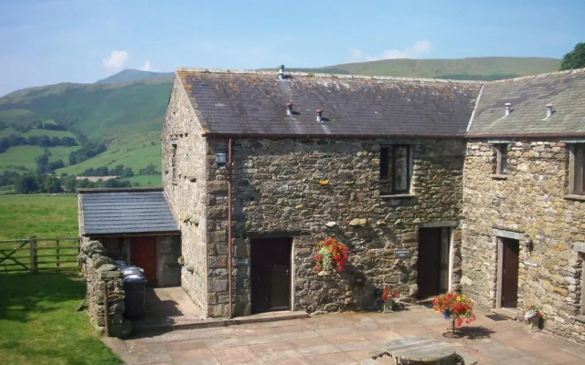 Saddleback Barn