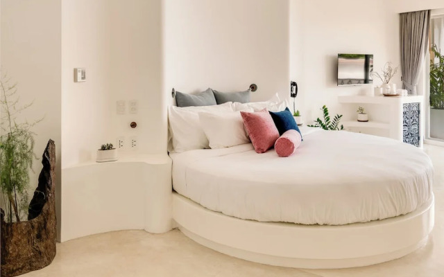 Ampersand Resort
