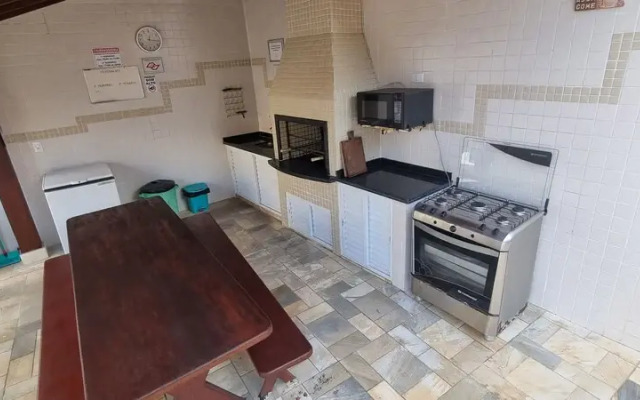 Apartamento com piscina perto do mar de Ubatuba, aceitamos crianças
