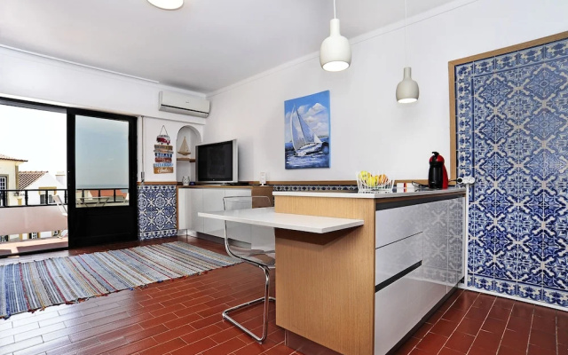 Azenha Apartment