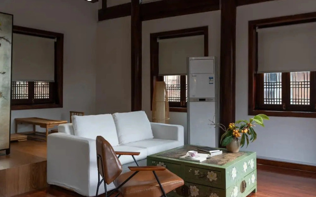 Junbo Lishui'an Courtyard (Lijiang Ancient City Branch)