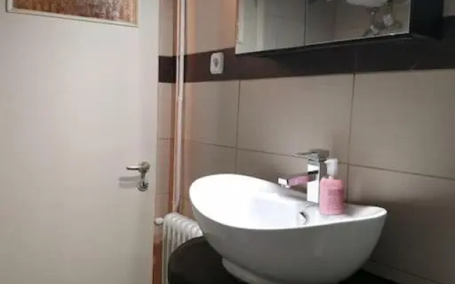 Linda's house 2