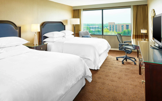 Sheraton Lisle Naperville Hotel