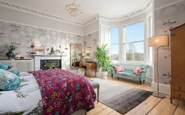 Eskbank Terrace Spacious House