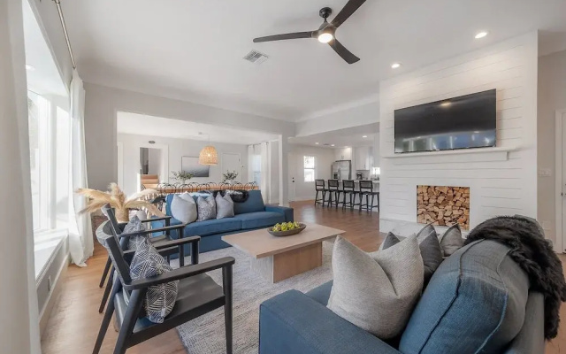 125 Harbor Bluff Dr