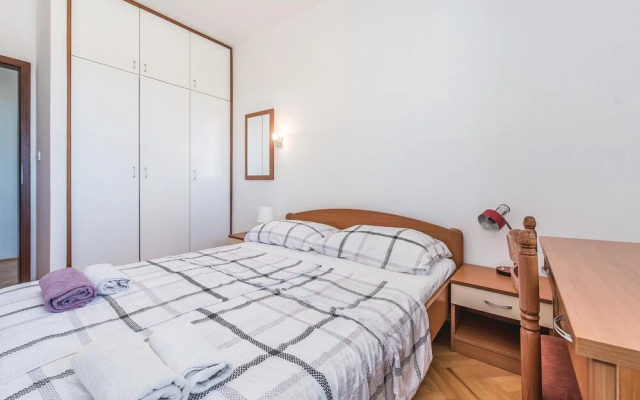 Stunning Home in Tribunj-sovlje With Wifi and 6 Bedrooms