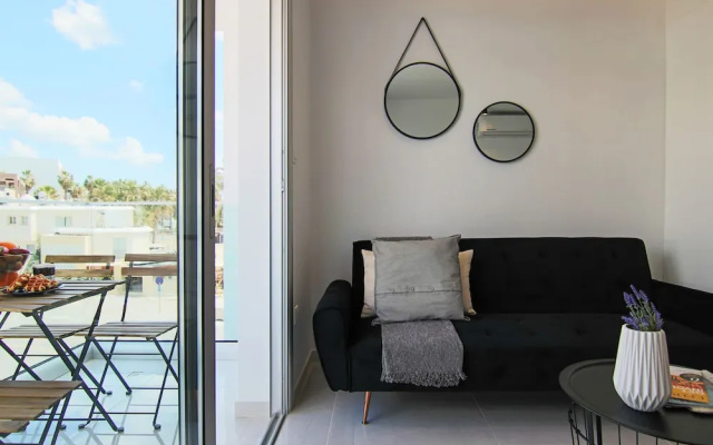 Phaedrus Living Seaside Luxury Flat Athina 108