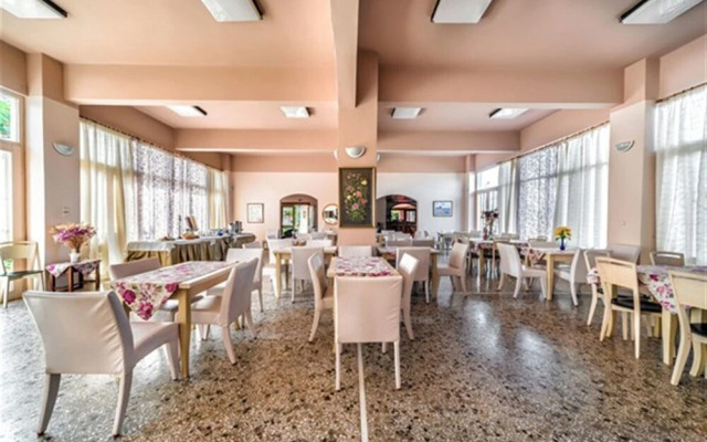 Harmony Hotel & Studio