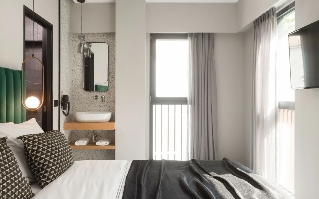 11 Enteka Acropolis Suites