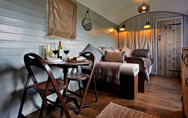 Pet-friendly Rural Retreat in Wales, No Deposit