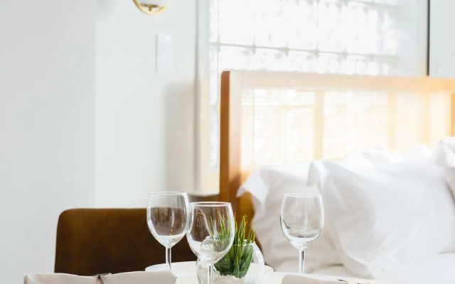 The Modernist Hotel