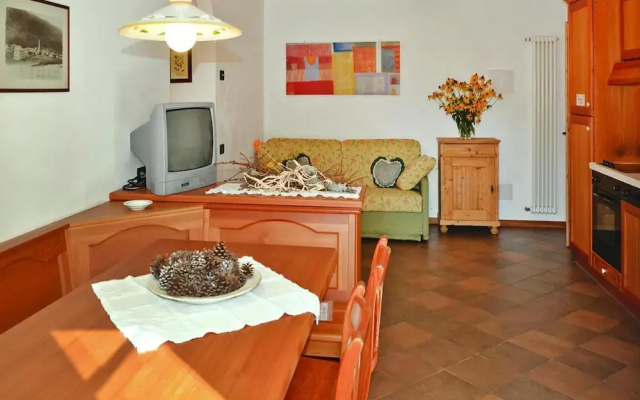 Apartment in Pellizzano Near Shopping