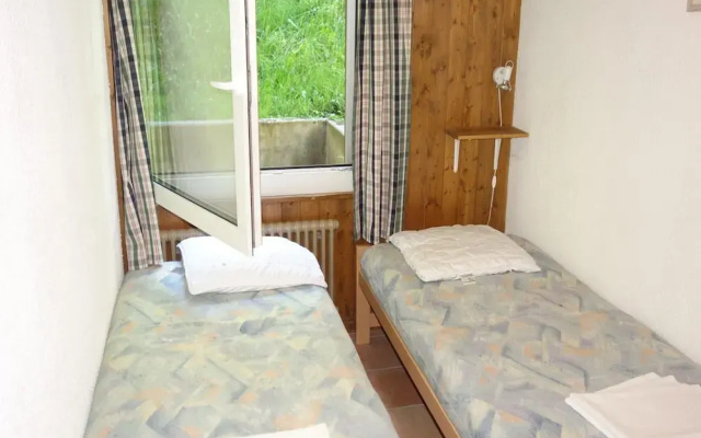 Spacious Apartment With Garden Furniture