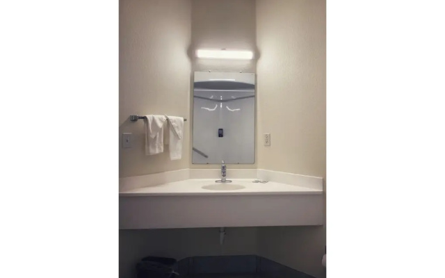 Arya Inn And Suites