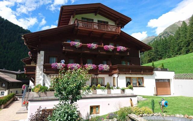 Отель Garni Schönblick Австрия, Хохгургль - отзывы, цены и фото номеров - забронировать отель Garni Schönblick онлайн вид на фасад