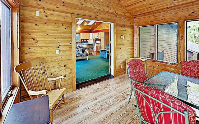 Beaver Bay Lodge