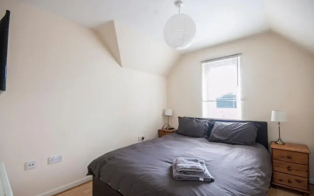 7 Varis Apartments