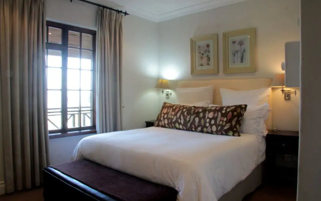 MontMartre Chalets and Guest House