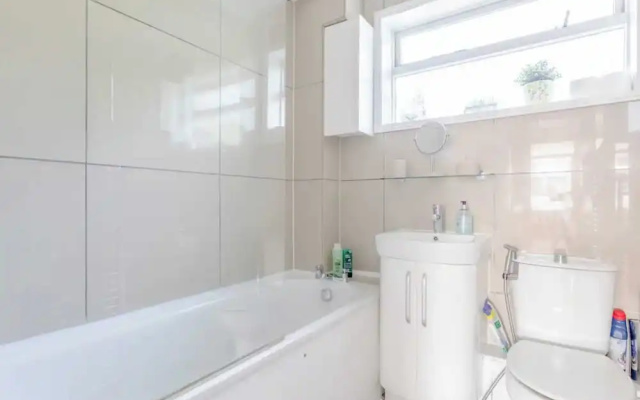 Lovely 3BD Family Home With Garden - Richmond!