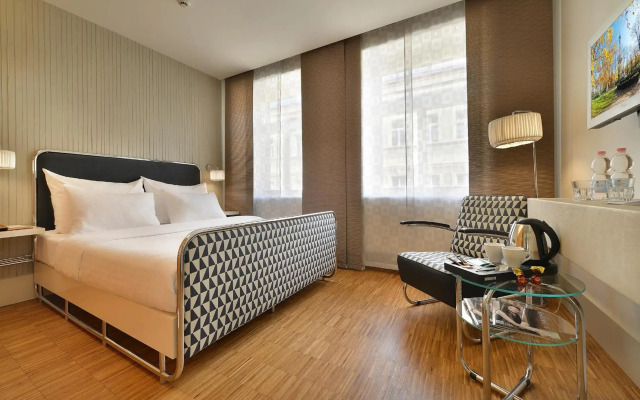 Three Crowns Hotel