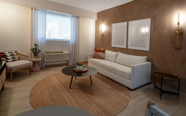 HiBird- Apartment and Suites Hotel